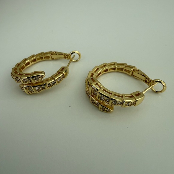 🆕 Luxury Snake Clip-on Earrings for Women Zircon
18K Gold Plated - Picture 4 of 8